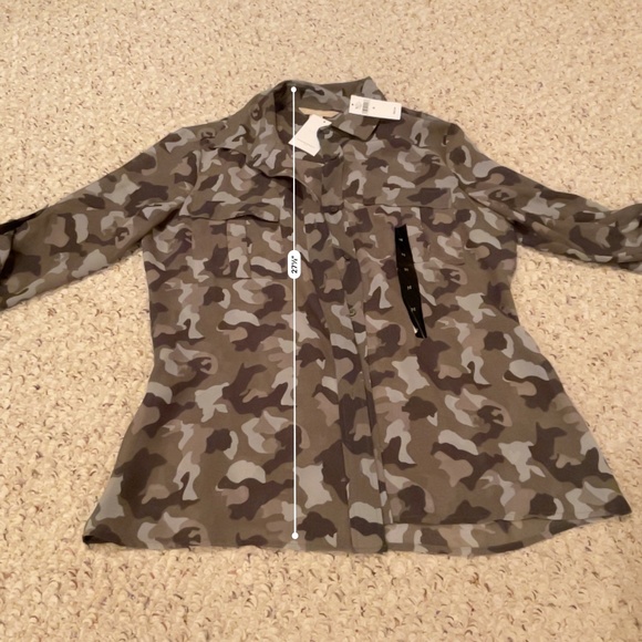 NWT Camouflage Banana Republic Shirt - Medium - Picture 1 of 6